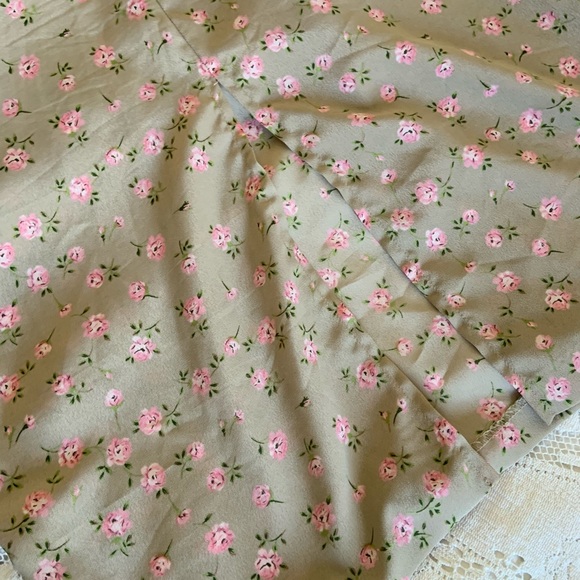 Northern reflections beige/gray pink floral maxi dress - Picture 3 of 7